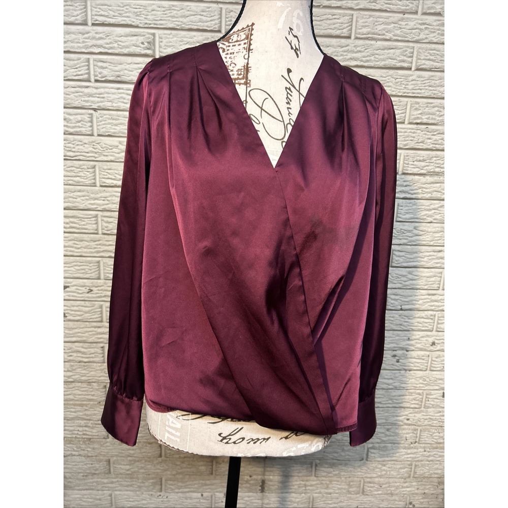 Banana Republic, Blouse Silky Overlapping Dragon Tale S High/low Hem